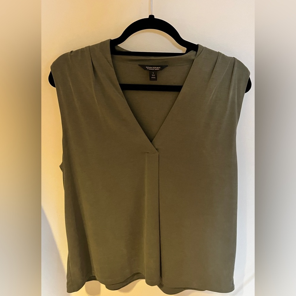 Banana Republic green sandwash modal sleeveless top size large